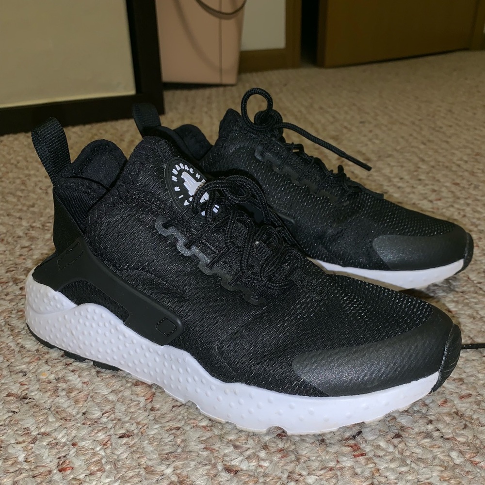 Nike Black Haurache